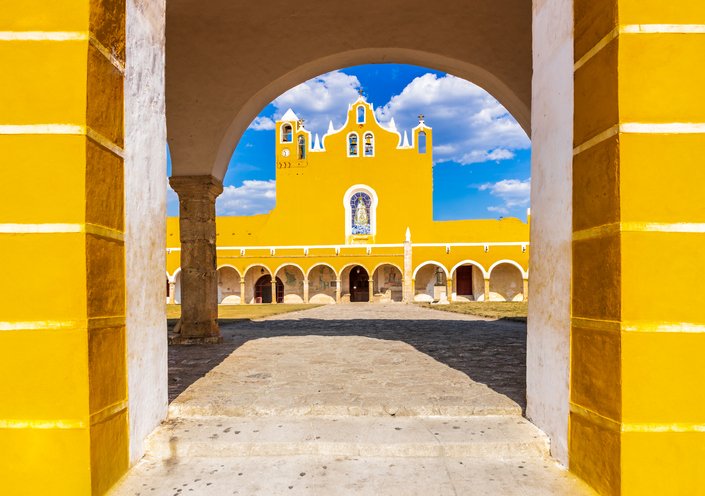 Izamal - Colonial city in Mexico